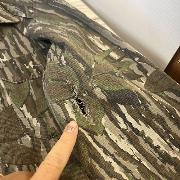 Vintage Cabela’s Chamois Button Shirt Men's Medium Long Sleeve Realtree Camo USA - Picture 7 of 9